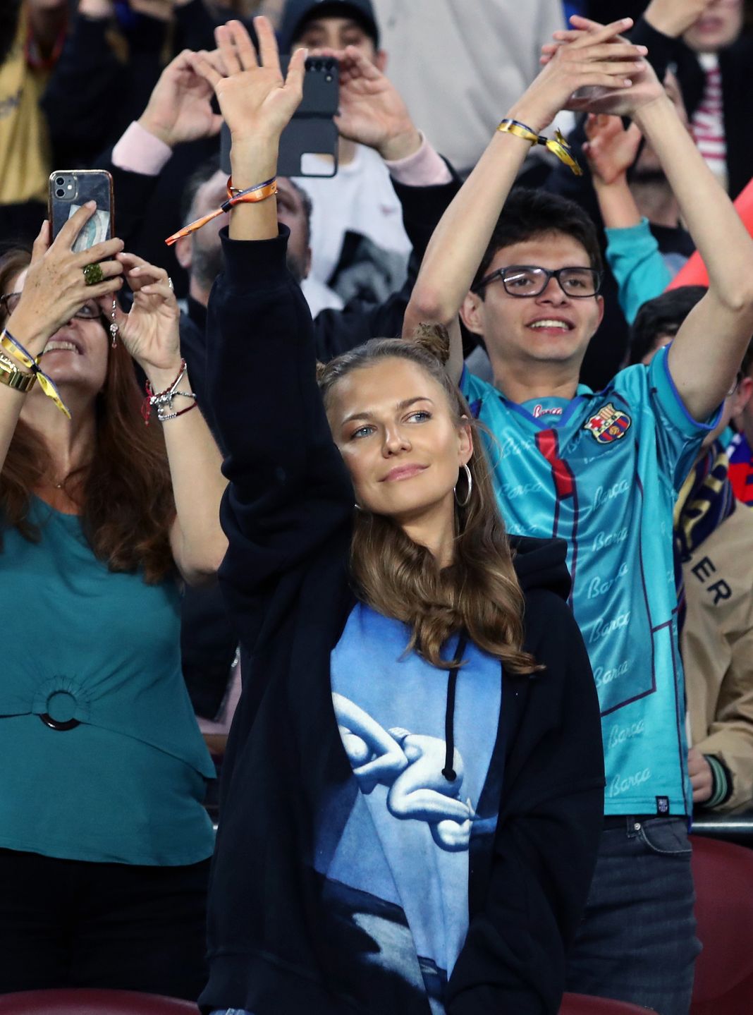 Anna Lewandowska kibicuje Robertowi z trybun Camp Nou