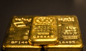 Kopał dziurę pod basen, odkopał złoto. Będzie mógł je zatrzymać?