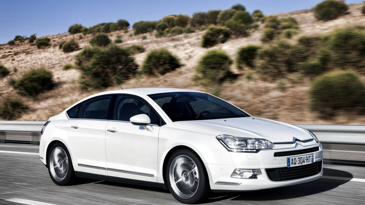 Citroen C5 II to jeden z najciekawszych i najtańszych modeli w swojej klasie.