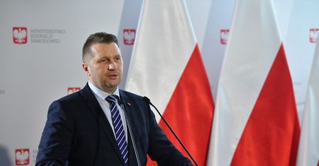 Czarnek o demokracji. "Fetyszyzacja"