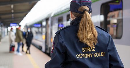 Awantura na peronie. 32-latka uderzyła 16-latkę w twarz