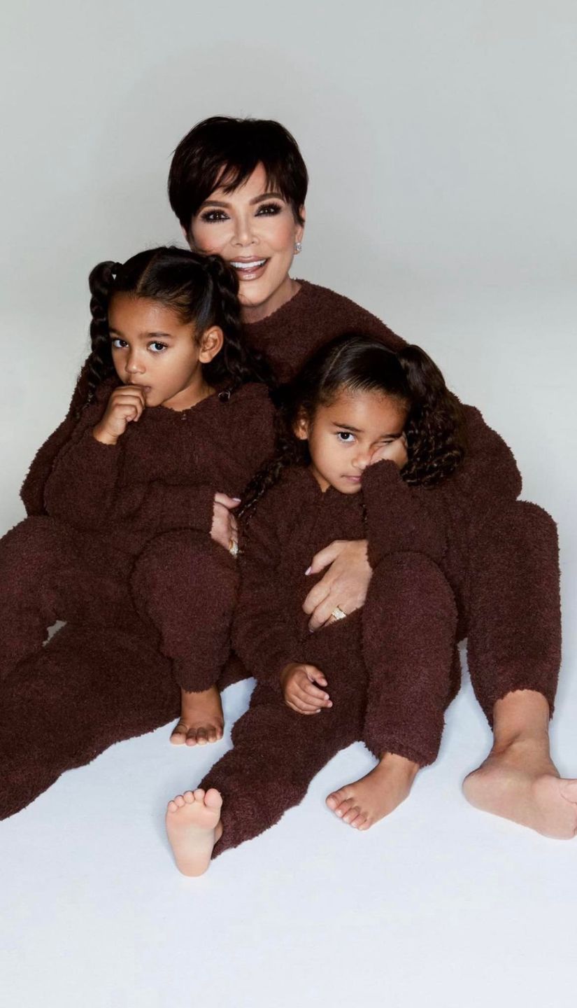 Kardashianki pozują do zdjęć z gromadką dzieci