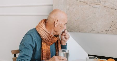 Inhalacja na kaszel – jak skutecznie nawilżyć drogi oddechowe w domowym zaciszu?