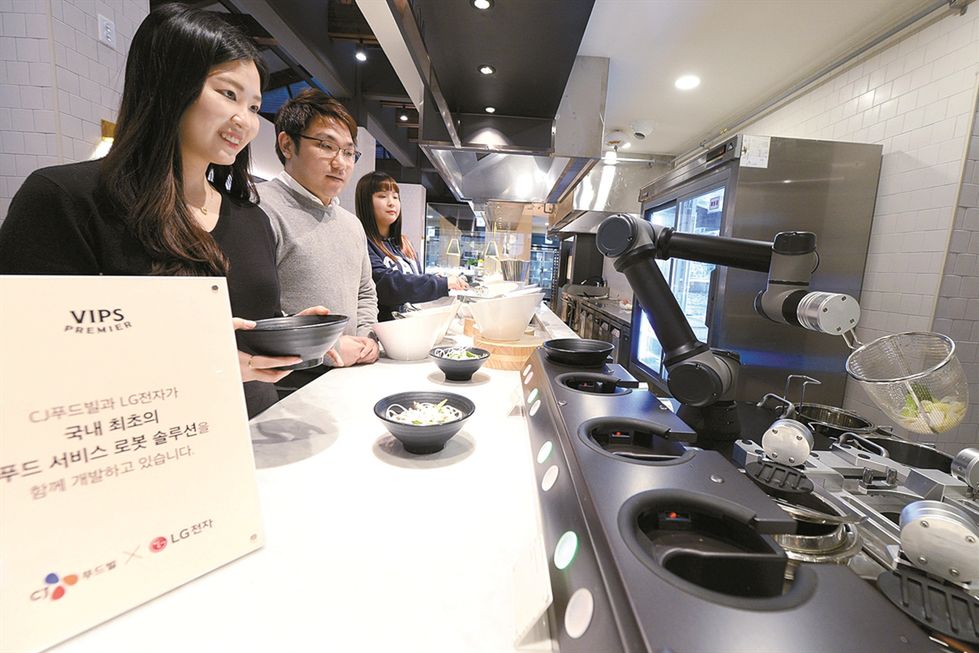 Korea: Robot LG przygotuje ci zupę w mniej niż minutę