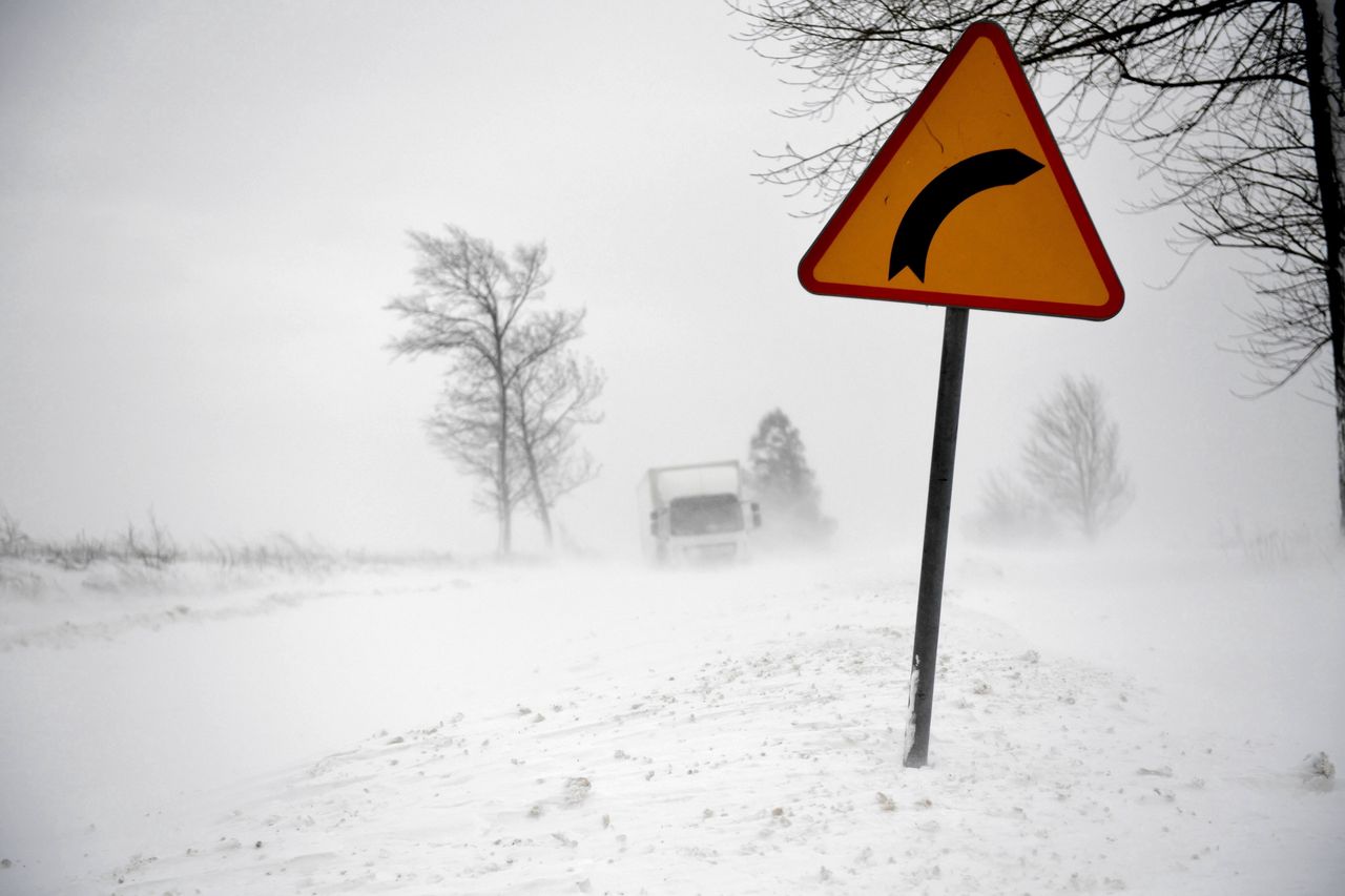 Pogoda. Ostrzeżenia IMGW. Silne opady śniegu i zamiecie