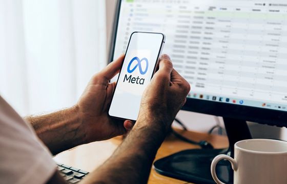 Meta, X i TikTok zaostrzają walkę z mową nienawiści. Zgodziły się nowe unijne zasady