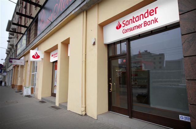 Santander CB: 16,3% Polaków kupuje w sieci więcej niż przed pandemią 
