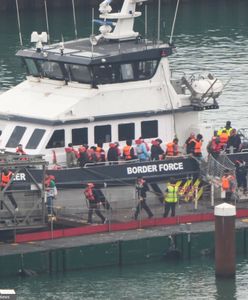 Ponton ze 106 imigrantami przy Wielkiej Brytanii. "15 godzin na morzu"