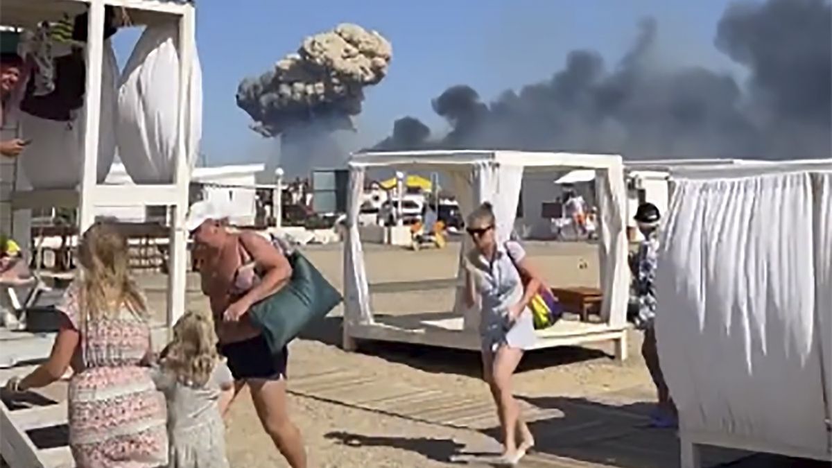 Sieć obiegł film ukazujący eksplozję na Krymie z perspektywy plażowiczów