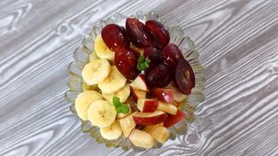 Pomysł na pyszne śniadanie. Budyniowa owsianka z owocami