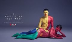 Kibice jako flagi narodowe ostrzegają przed AIDS na Euro 2016