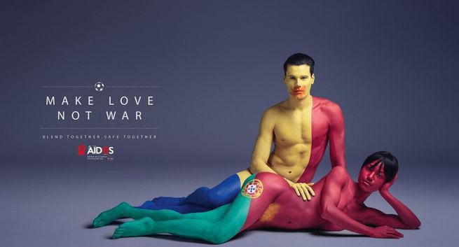 Kibice jako flagi narodowe ostrzegają przed AIDS na Euro 2016