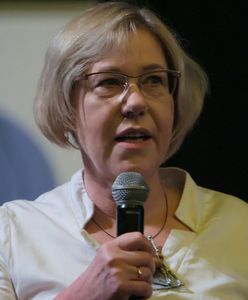 Małopolska kurator oświaty Barbara Nowak z różańcem na kontrmanifestacji