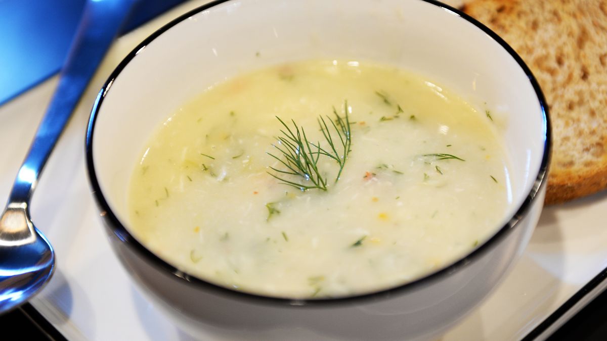 Zupa rybna z karpia często jest podawana na Wigilię na Śląsku