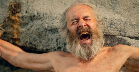 Bogowie! Nareszcie serial do połknięcia za jednym razem. Recenzujemy "Kaos" Netfliksa