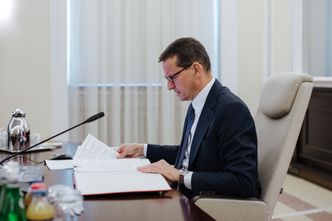 Rząd szykuje trik z długiem Polski? Ekonomiści przejrzeli plan premiera