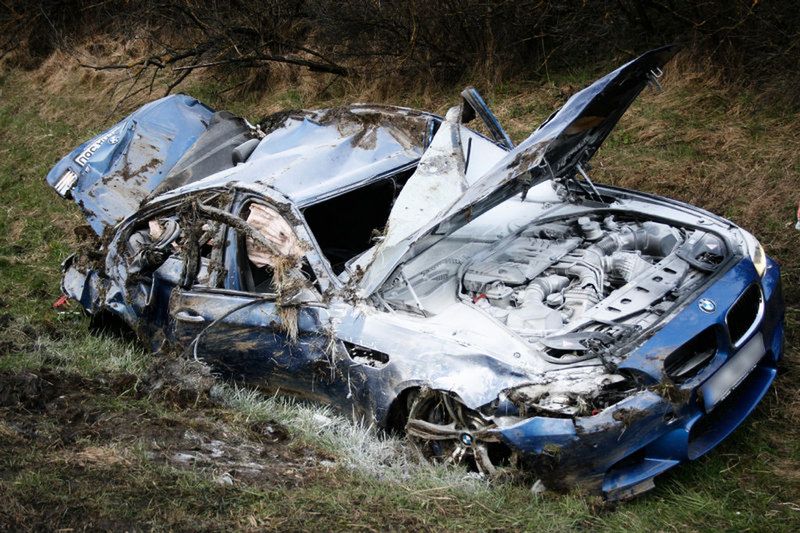Wypadek nowego BMW M5 przy prędkości 300 km/h
