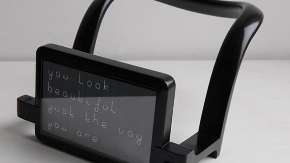 Gadżet dla ludzi zmęczonych codziennymi rozmowami 1