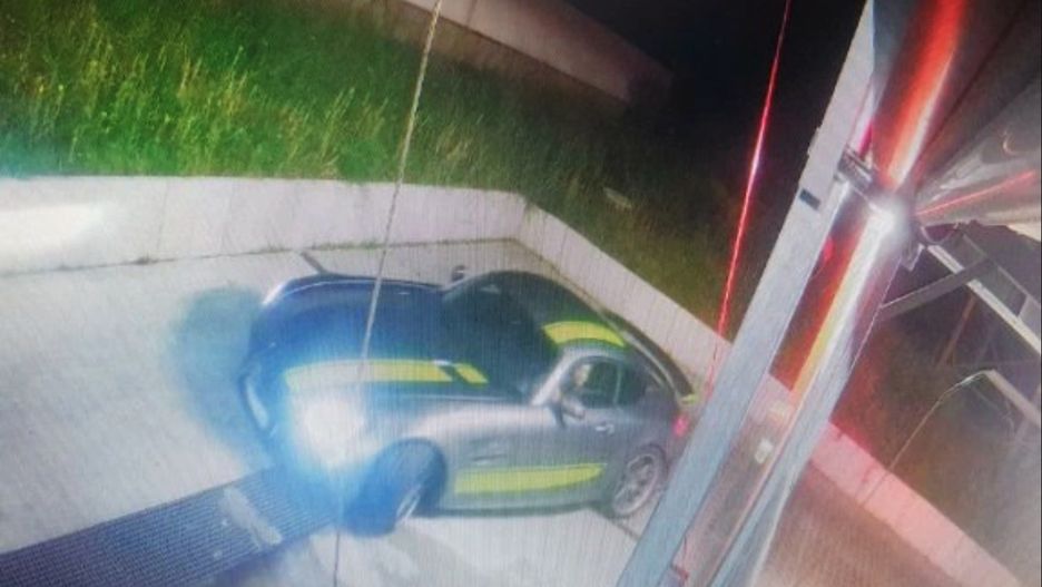Sukces polskich i czeskich służb. Policja odzyskała luksusowego mercedesa 