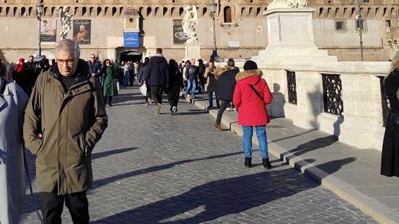 Ludzi można spotkać na każdym kroku 