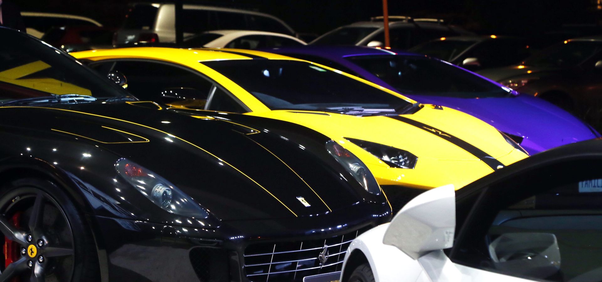 Wywozili luksusowe auta do Rosji, łamiąc sankcje. Akcja służb