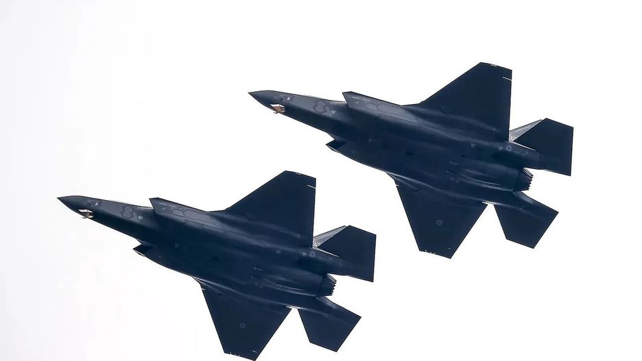 Myśliwce F-35 w locie, zdjęcie ilustracyjne