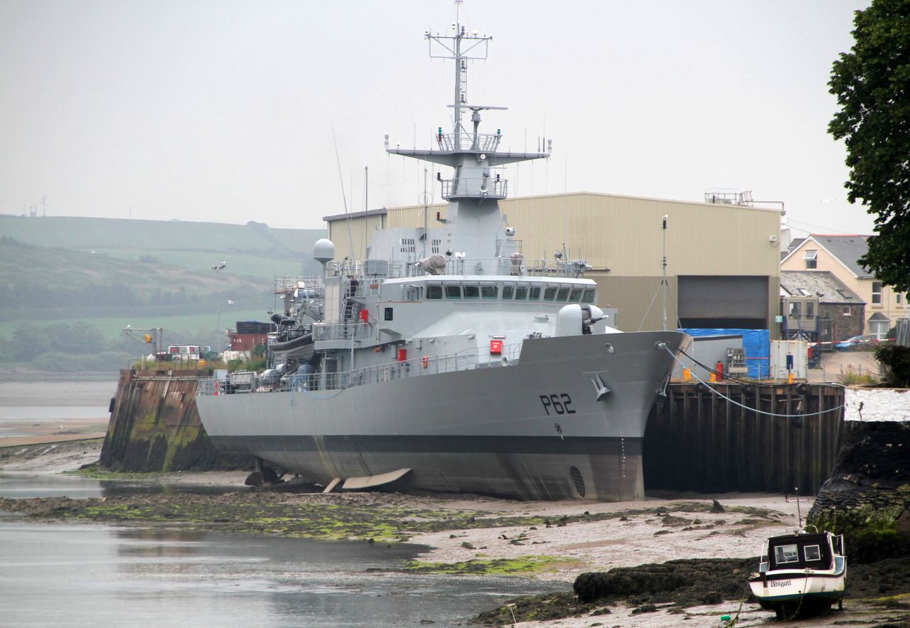 Rosyjskie manewry w irlandzkiej strefie ekonomicznej. Irlandzkie siły zbrojne są bezsilne - Irlandzki okręt patrolowy Samuel Beckett