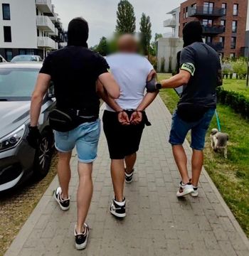 Poznań: 16-latek zatrzymany za udział w oszustwie "na wypadek". Seniorka straciła 40 tysięcy złotych
