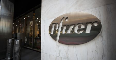 Pfizer unika płacenia podatków w Europie? Na szczepionkach zarabia krocie