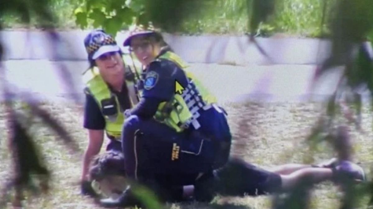 Wandal złapany pod toaletą