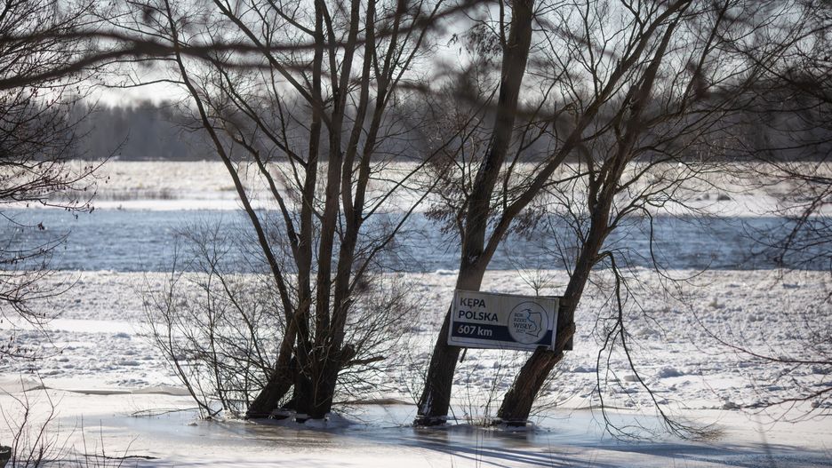 Kłodzko. Nysa Kłodzka skuta lodem. Służby mają na nią oko [zdj. ilustracyjne]