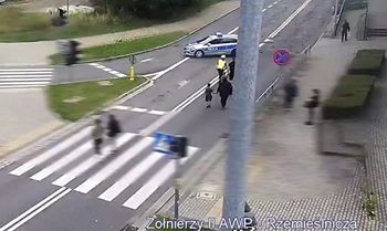 Dziecko zakrztusiło się cukierkiem podczas Tour de Pologne. Policjantka uratowała mu życie