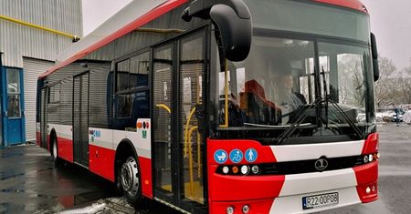 Częstochowa. Nowy rozdział miejskiego przewoźnika. Pierwszy elektryczny autobus zjechał z taśmy