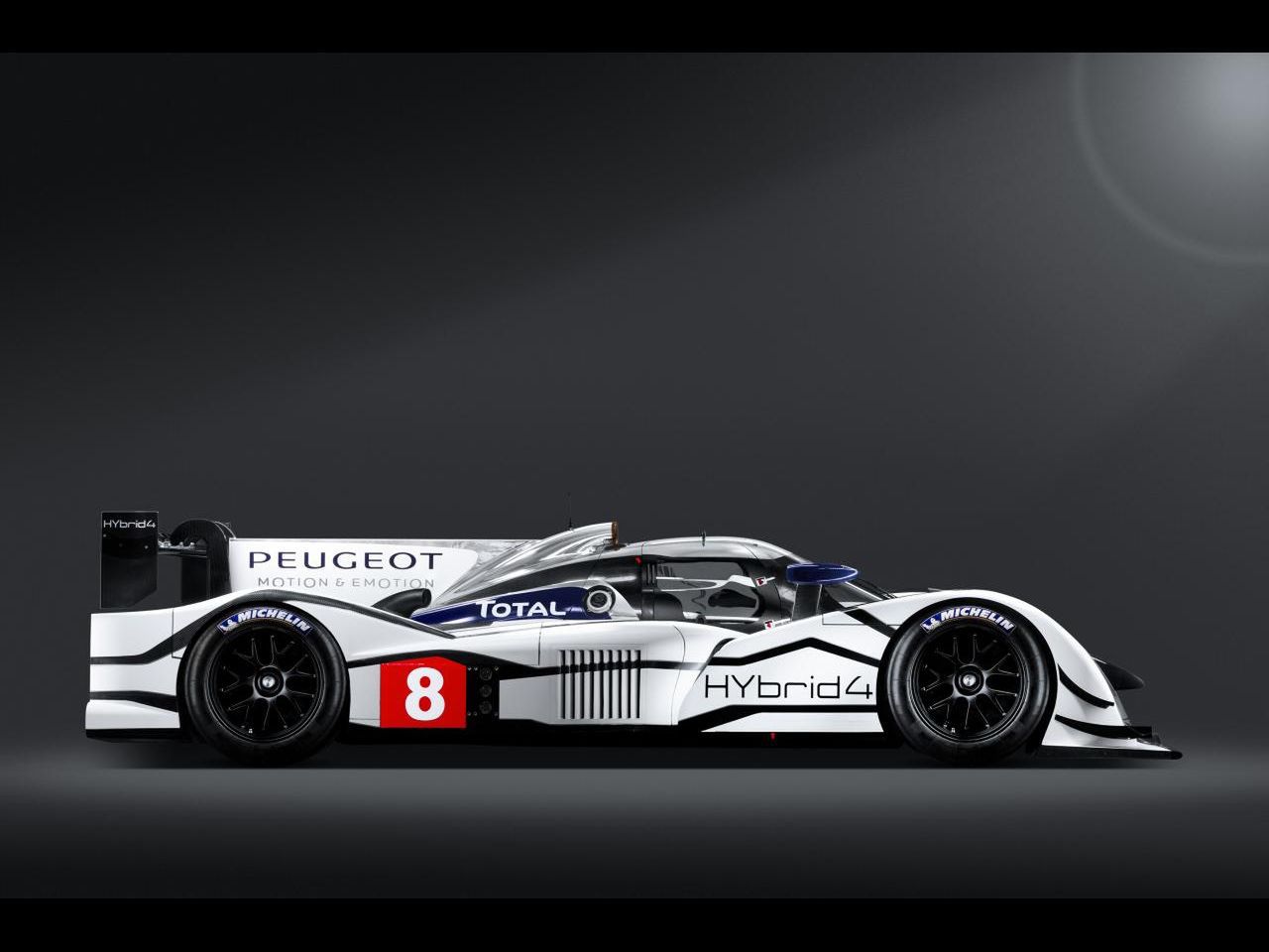 Peugeot 908 HYbrid4 fot.3