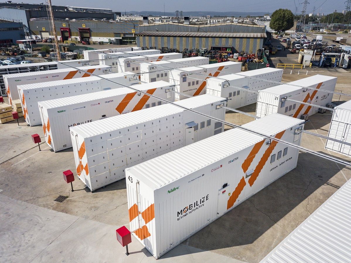 Magazyny energii z akumulatorów trakcyjnych w fabryce Renault we Flins