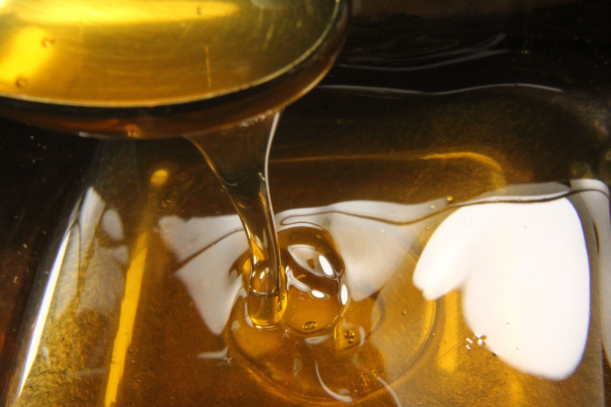 close up photo of honey flowing from the spoon
close up photo of honey flowing from the spoon
Vedat OGUZCAN