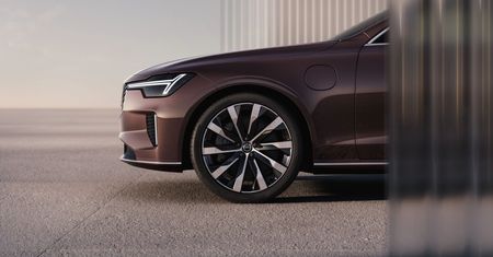 Volvo S90 jeszcze nie umarło. Szwedzi właśnie zafundowali mu kolejny lifting