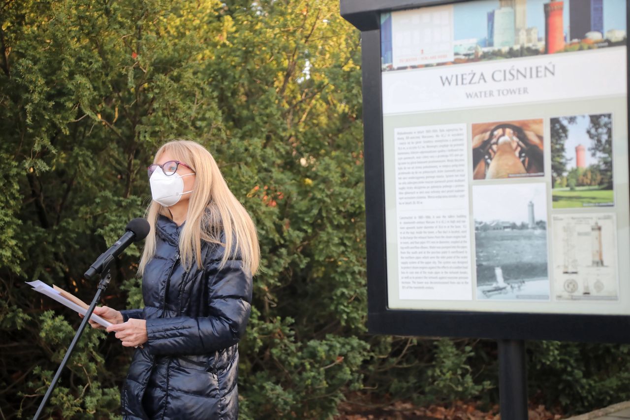 Awaria "Czajki". Prezes zarządu MPWiK w Warszawie Renata Tomusiak podczas briefingu prasowego 