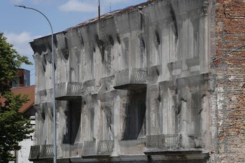 Kamienica przy Dąbrowskiego 14. Radny pyta o remont. Jest deadline na wykonanie prac przy zabytku