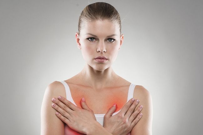 Bolesne i nabrzmiałe piersi mogą stanowić oznakę zbliżającego się jajeczkowania