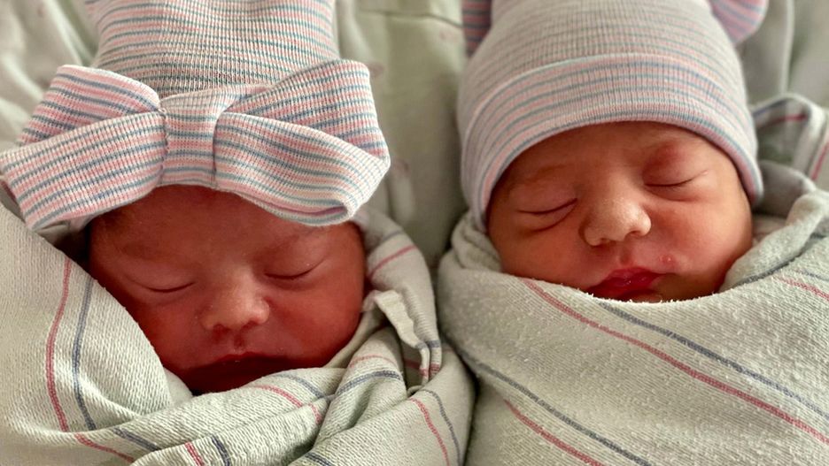 Zaczęła rodzić w Sylwestra. Bliźniaki mają różne daty urodzenia. "To szaleństwo!"