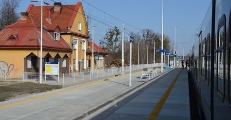 Śląskie. Kłopoty dla pasażerów. Pociągiem dojedziemy tylko do Skoczowa