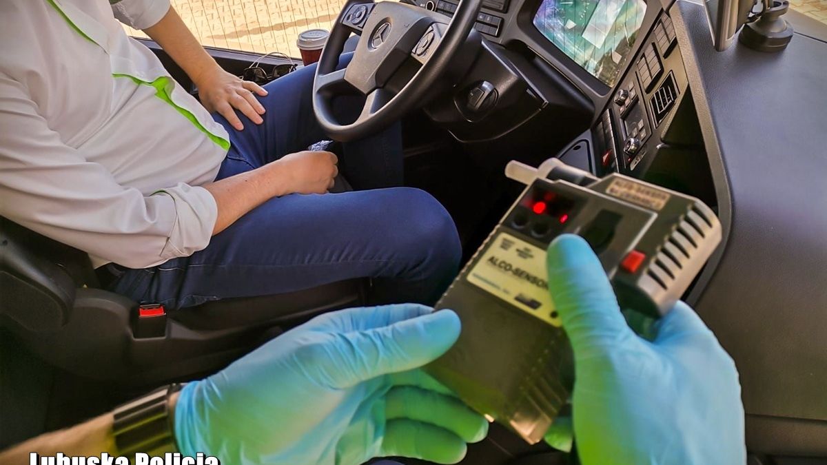 Kiedy potrzebny jest dokładny pomiar zawartości alkoholu, policja nie używa już alkomatu przesiewowego.