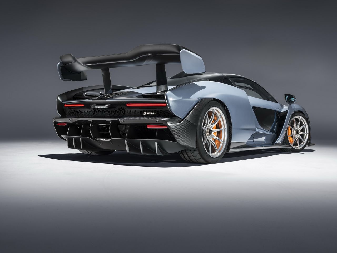 800 KM, 800 Nm, 800 Kg. McLaren Senna jest szybszy niż P1 GTR