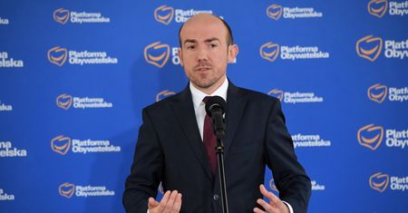 Borys Budka zamieszcza zdjęcie Zbigniewa Ziobry. I wytyka błąd Platformy sprzed lat