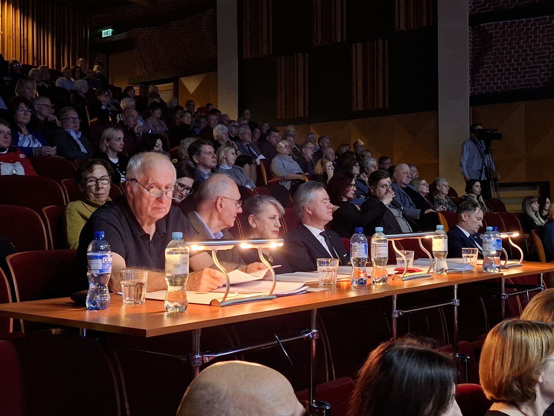 Jurorzy również bacznie przysłuchiwali się każdej melodii.