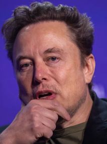 Elon Musk walczy z Wikipedią. Czy internetowa encyklopedia jest "woke"?