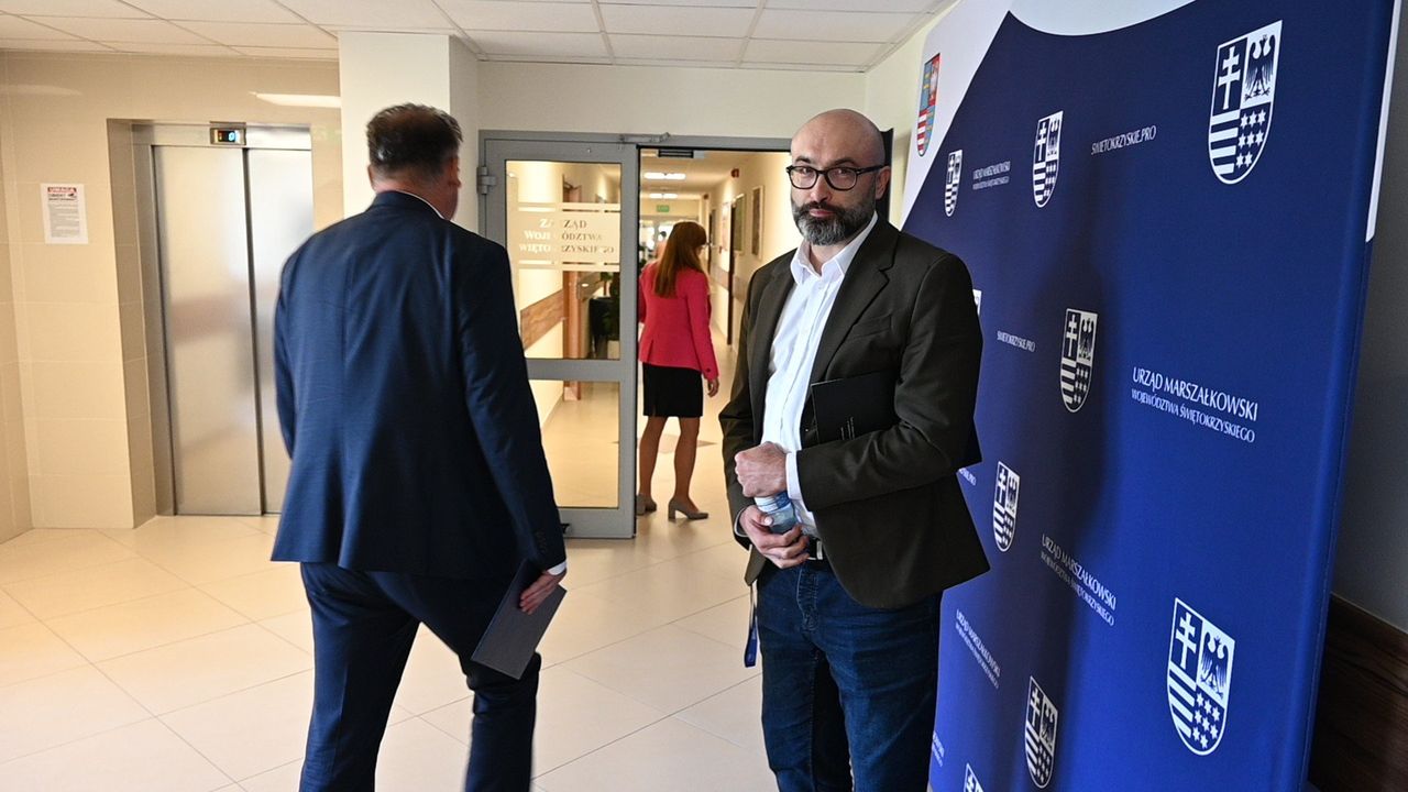 Emocje na konferencji w Urzędzie Marszałkowskim. Tłumaczenia i... kolejne oskarżenia o naciski przy konkursie na dyrektora teatru w Kielcach