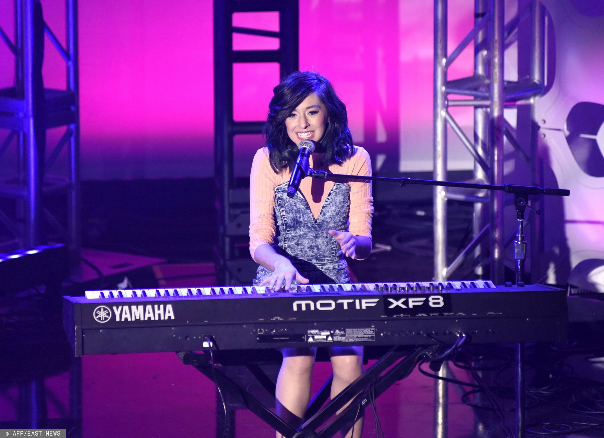 Christina Grimmie nie ?yje
(FILES) This file photo taken on April 20, 2016 shows singer Christina Grimmie performing at What's Trending's Fourth Annual Tubeathon Benefitting the American Red Cross on April 20, 2016 in Burbank. 
Singer Christina Grimmie, who starred in NBC's "The Voice", was shot and killed at a concert in Orlando, Florida late June 10 by an unidentified gunman, who then fatally shot himself, police said. / AFP PHOTO / GETTY IMAGES NORTH AMERICA / Viven Killilea
VIVEN KILLILEA