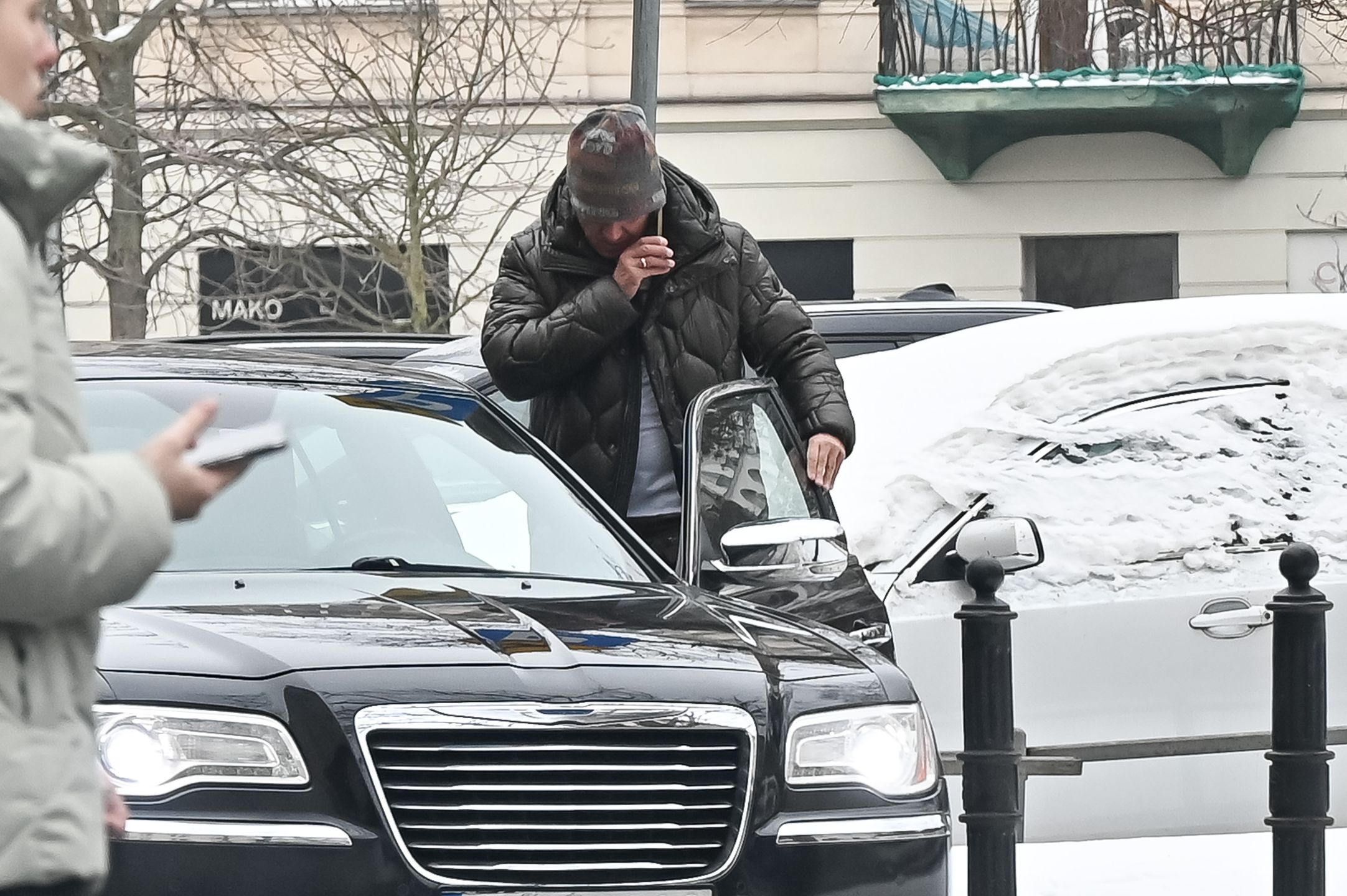 Jarosław Jakimowicz zostawił auto na środku ulicy